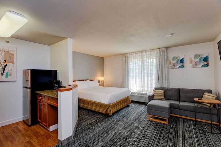 Room 13 of 23
