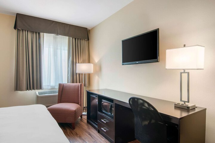 Room 5 of 39