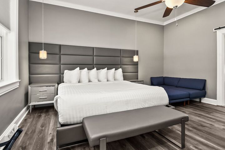 Captain Wohlt Inn Bed & Breakfast