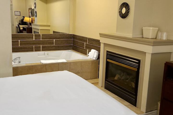 Riviera Inn and Suites 1000 Islands