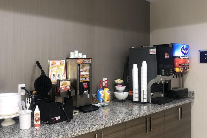 Breakfast/Coffee Service 29 of 34