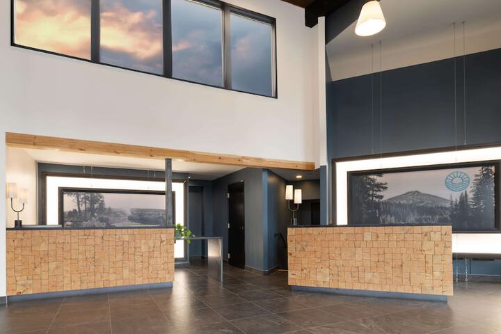 Riverhouse Lodge