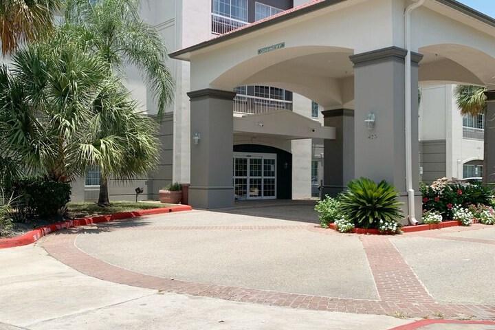 Hotel 4 of 15