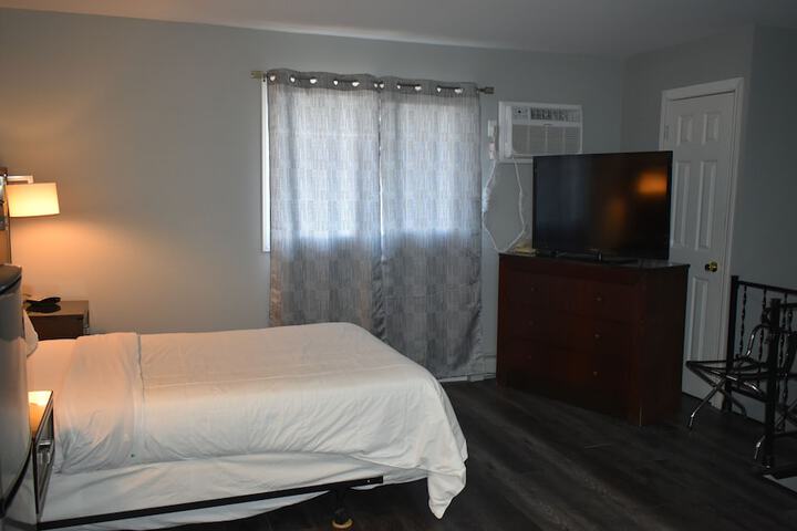 Room 85 of 141
