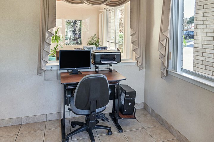 Business Center 45 of 45
