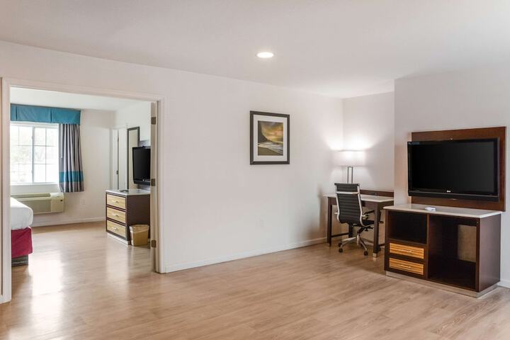 Room 26 of 32