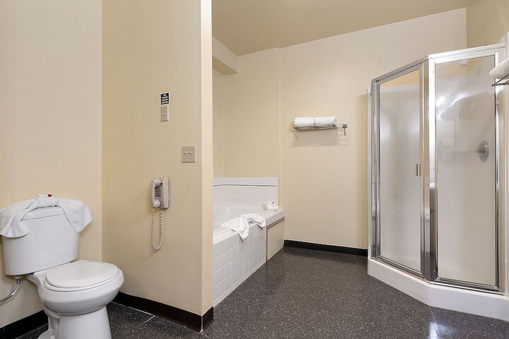 Room 19 of 35