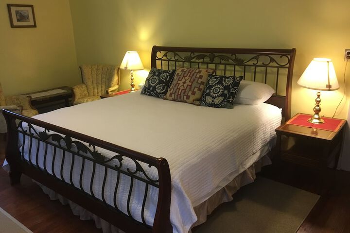 Room 10 of 82