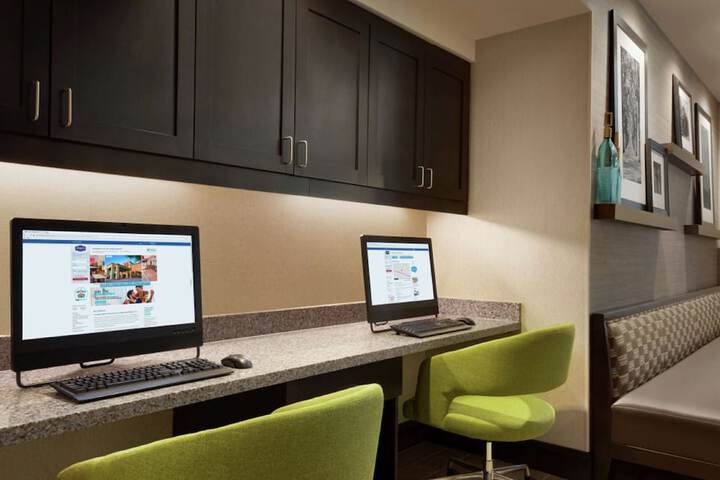 Hampton Inn & Suites Springdale
