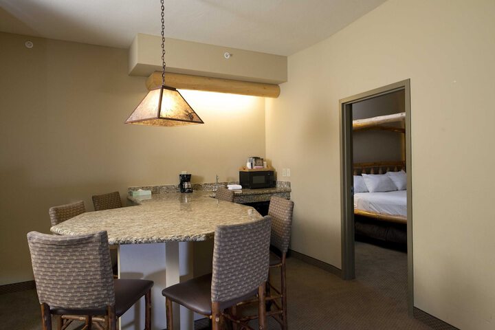 Room 35 of 71