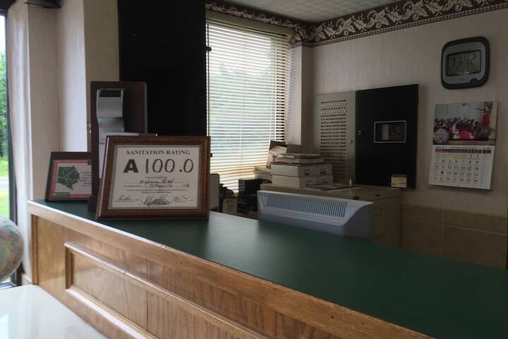 Highway Inn