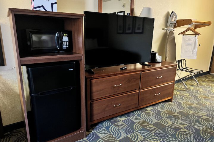 AmericInn by Wyndham Kewanee