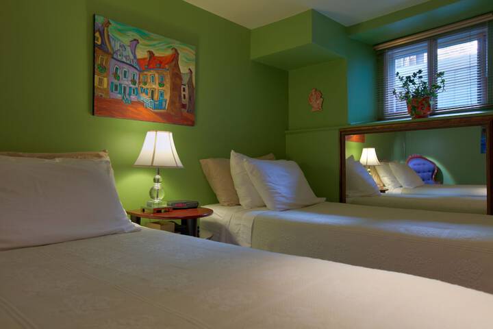 Room 18 of 39