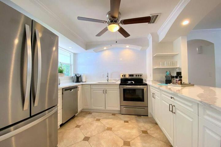 Cheerfull 4 / bed/ 3 Bath / pool / best Location