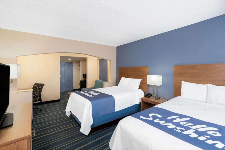 Room 21 of 28