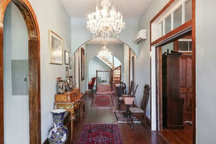 Ballroom/Hall 74 of 79