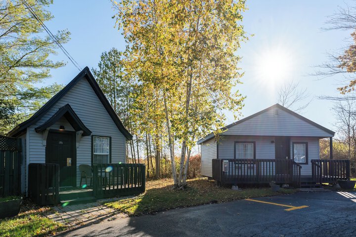 Super 8 by Wyndham Gananoque / Country Squire Resort