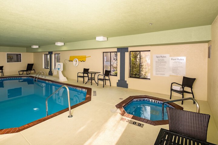 Pool 10 of 60