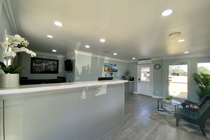 Business Center 152 of 152