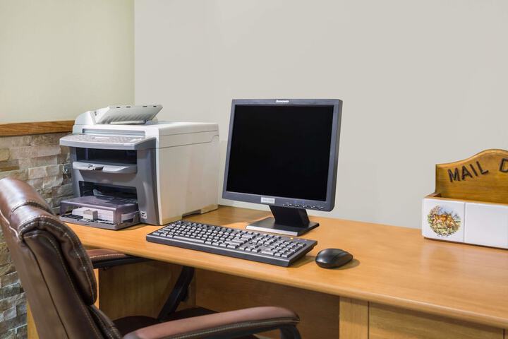 Business Center 26 of 27