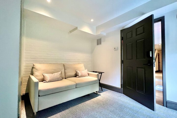 Room 48 of 99