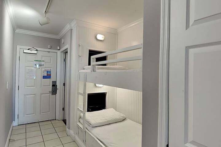 Room 128 of 394