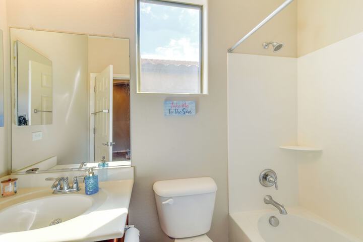 Near Parks & Golf: Maricopa Home w / Covered Patio!