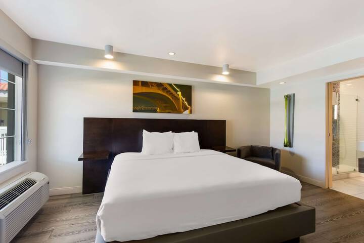 Room 43 of 55