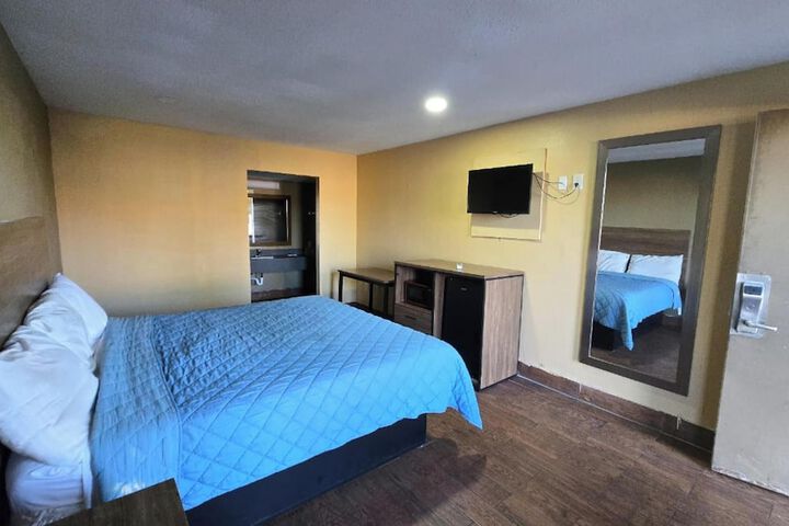 Room 9 of 21