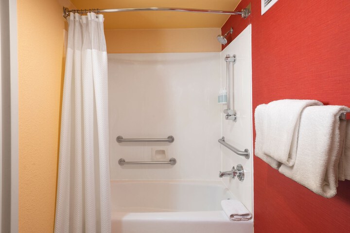 Room 10 of 30