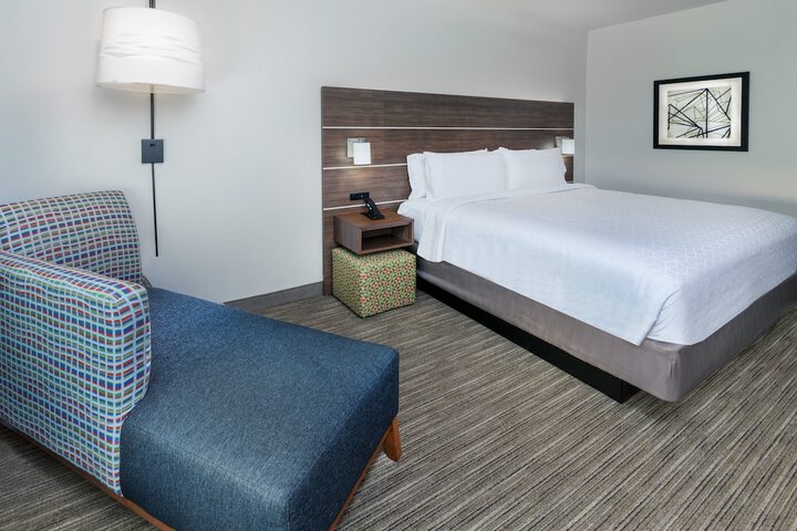 Room 19 of 40