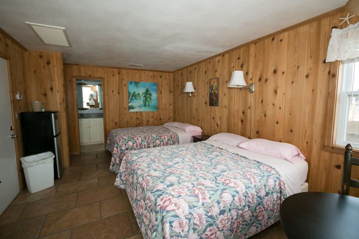 Room 38 of 199