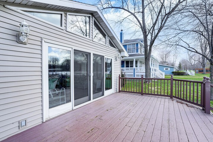 House on Paw Paw Lake w / Private Dock!