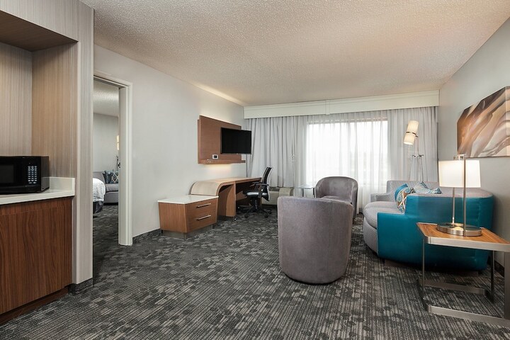 Room 15 of 28