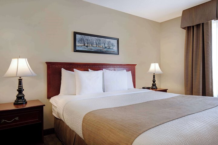 Days Inn by Wyndham Dawson Creek