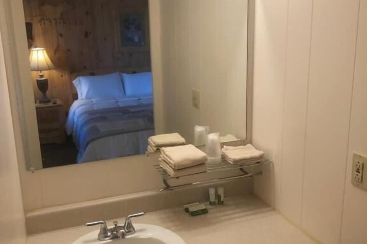 Holiday Motel