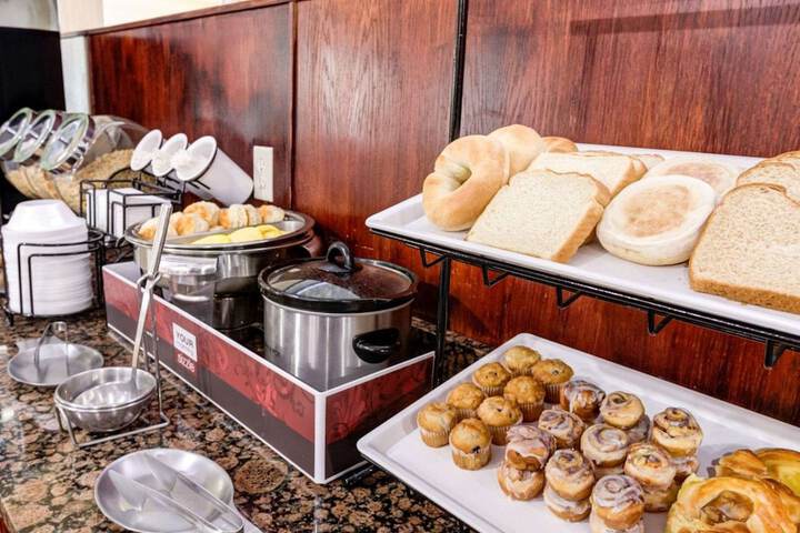 Breakfast/Coffee Service 25 of 28