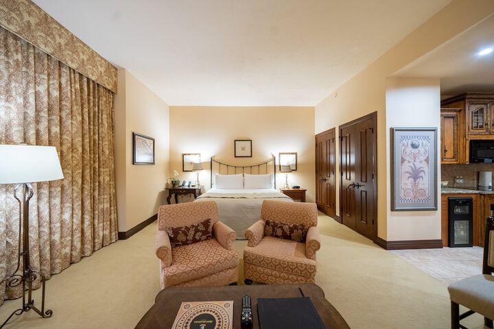 Room 30 of 103