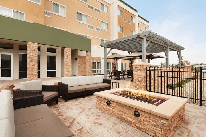 Terrace/Patio 31 of 32