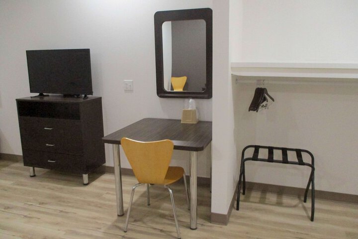 Room 28 of 29