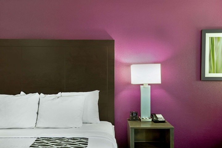 Room 25 of 34