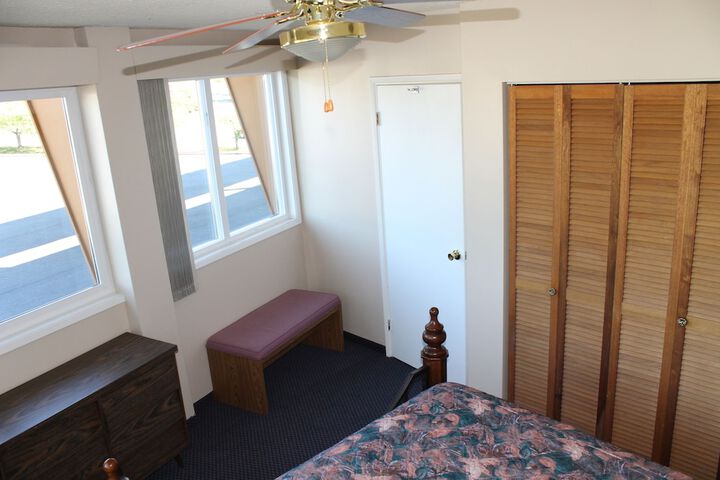 Room 17 of 34