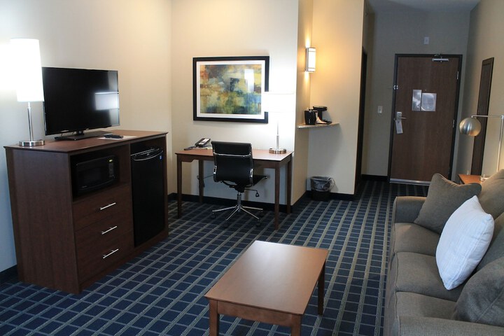 Room 11 of 32