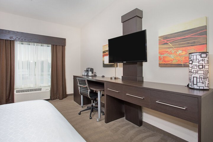 Holiday Inn Express & Suites Glasgow by IHG