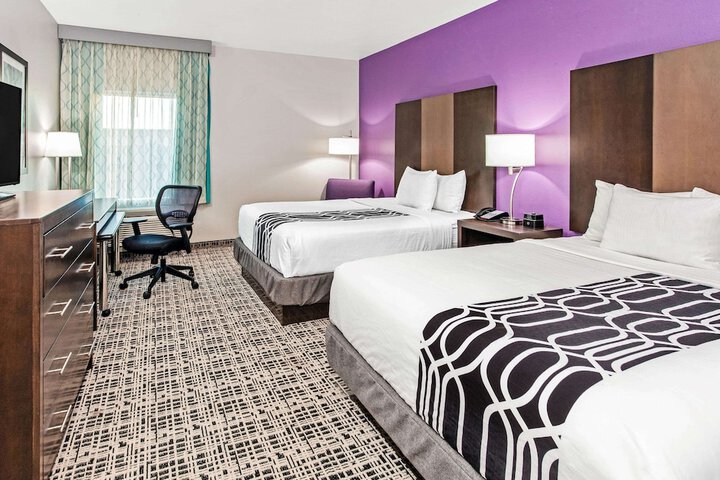 Room 33 of 60