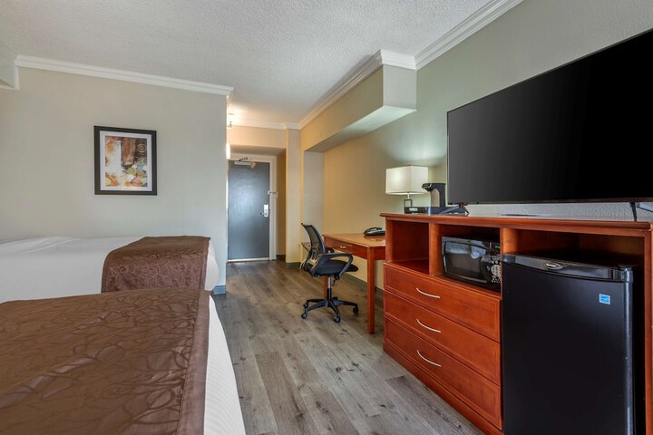 Room 17 of 25