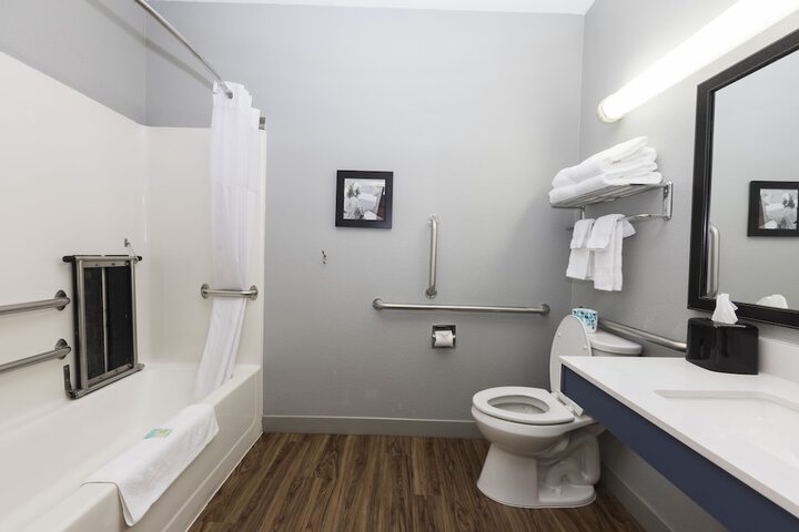 Room 46 of 69