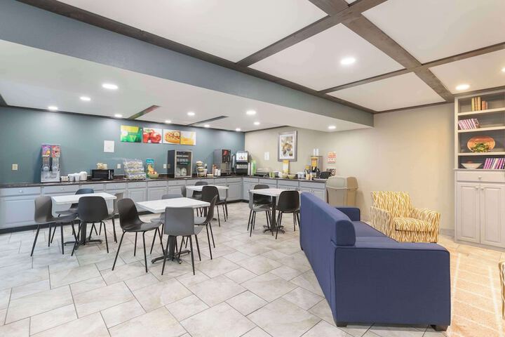 Quality Inn Newton at I-80