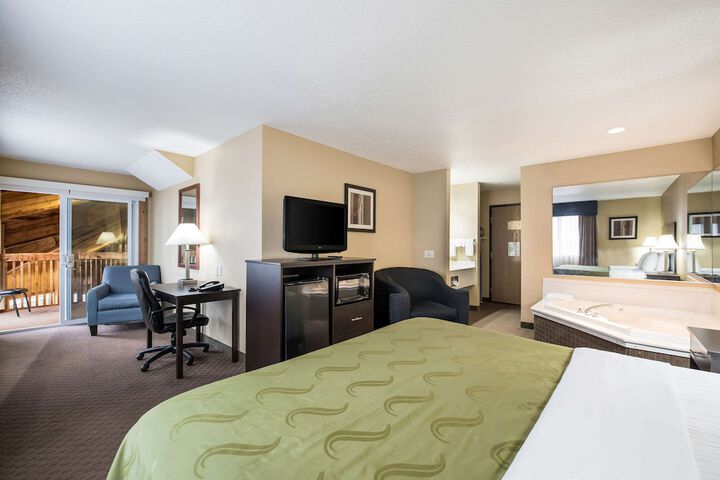 Quality Inn & Suites Menomonie