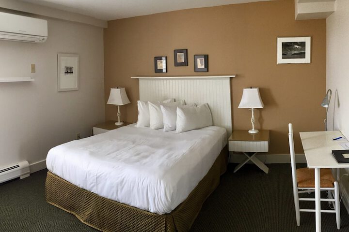Room 72 of 163